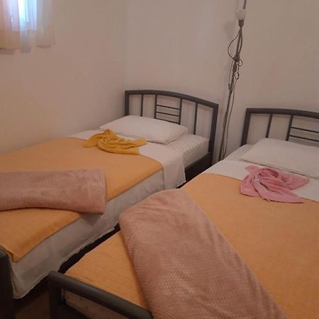Apartment Perla Pirovac Bagian luar foto