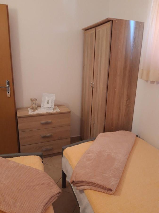Apartment Perla Pirovac Bagian luar foto
