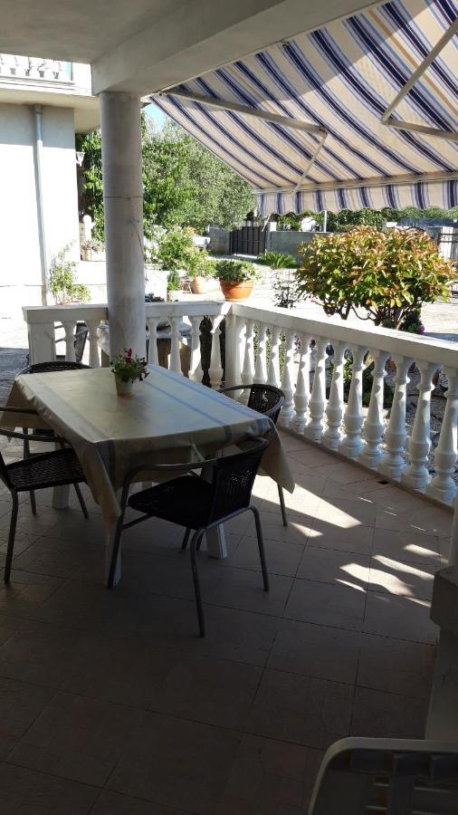 Apartment Perla Pirovac Bagian luar foto